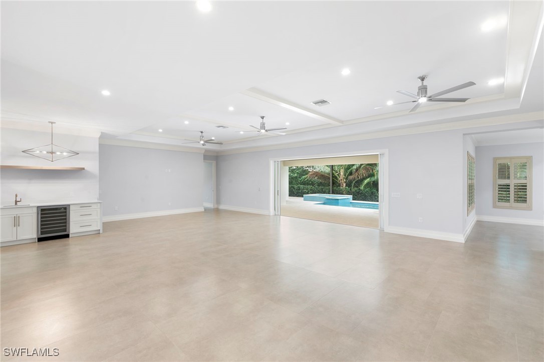 1086 Michigan Ave Property Photo 11