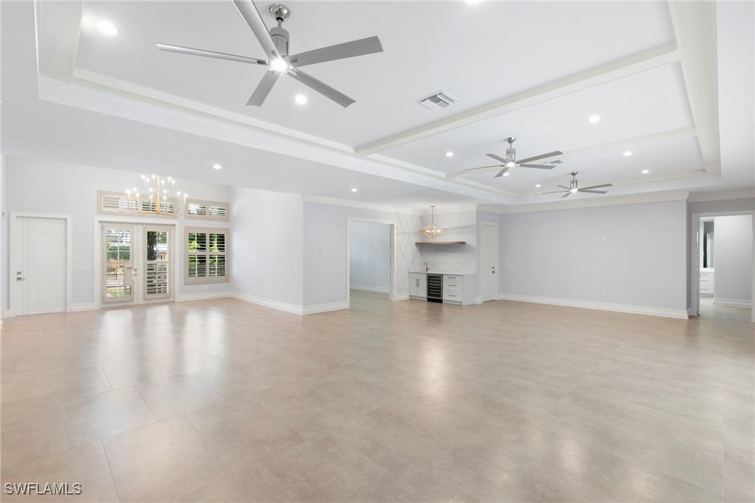 1086 Michigan Ave Property Photo 12