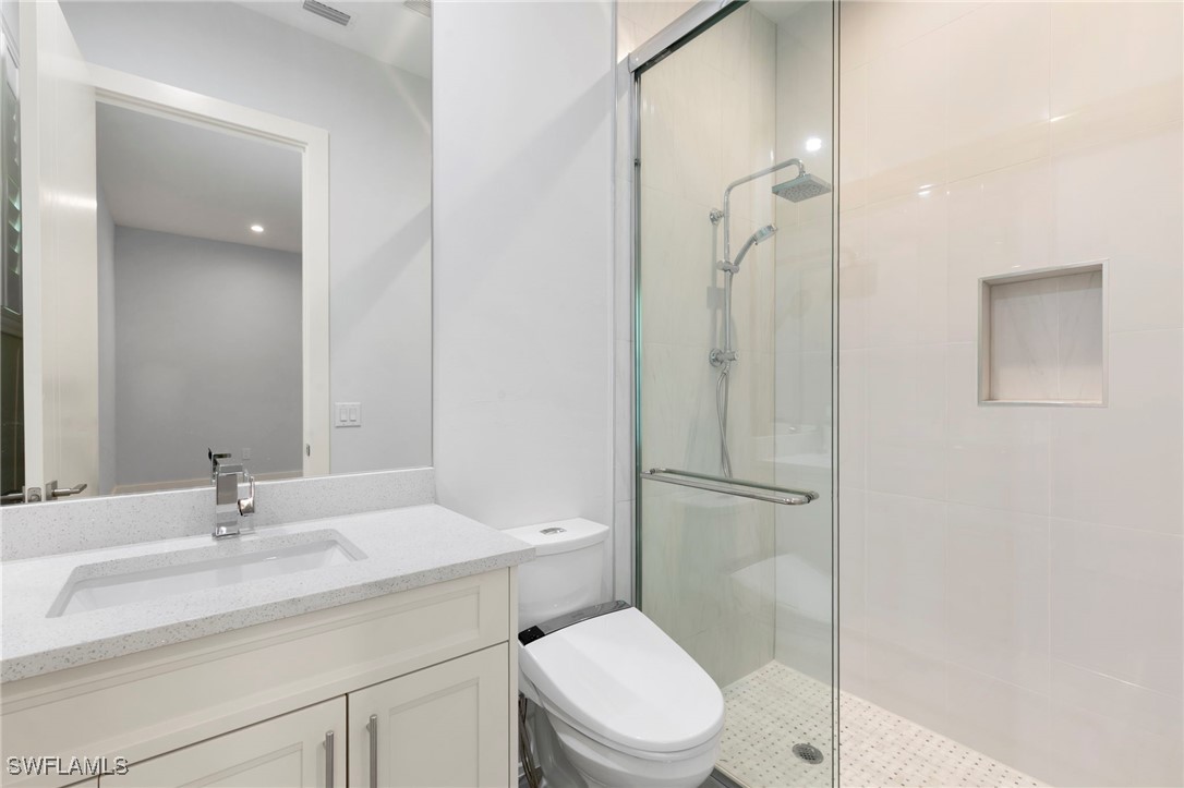 1086 Michigan Ave Property Photo 27