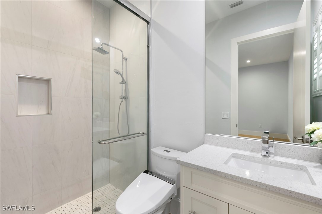 1086 Michigan Ave Property Photo 29