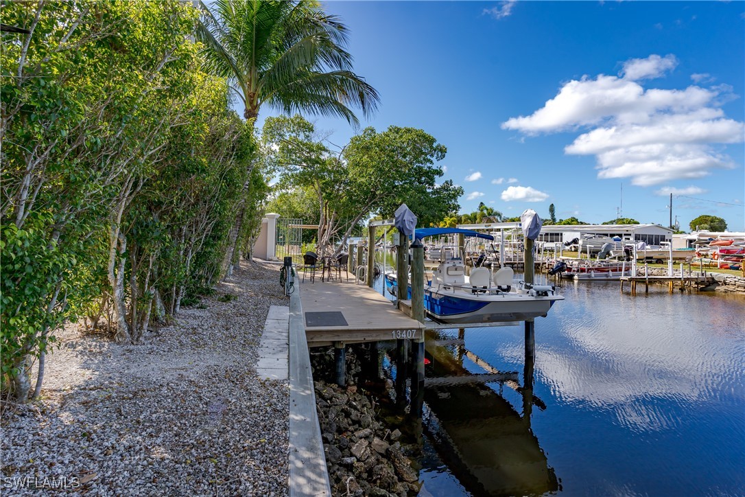 13407 Snook Cir Property Photo 3