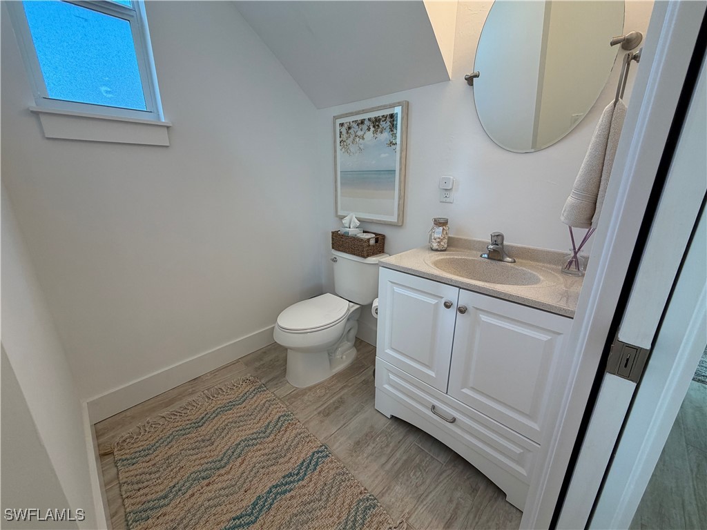 1727 Danford St Property Photo 6