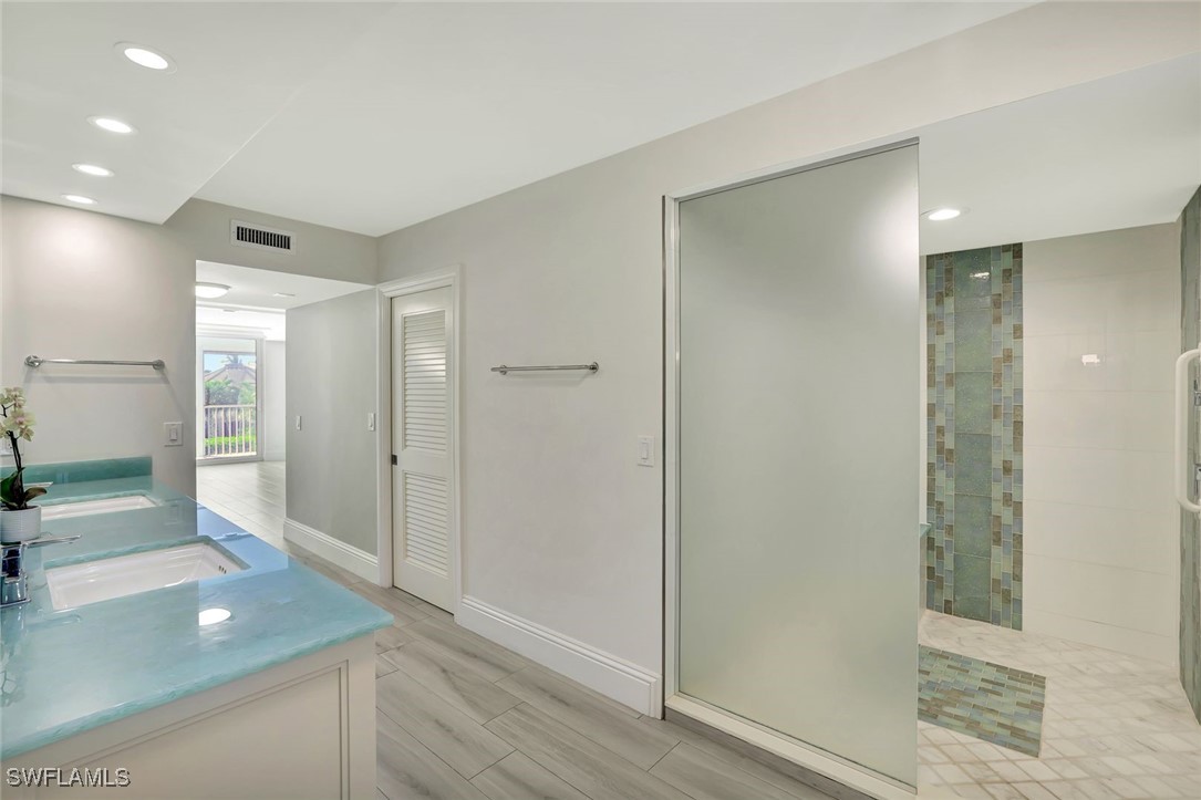 4401 Gulf Shore Blvd N C205 Property Photo 15