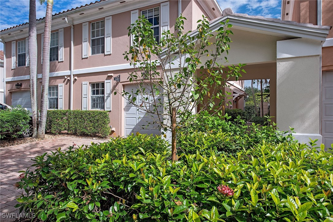5697 Cove Cir 42 Property Photo 1