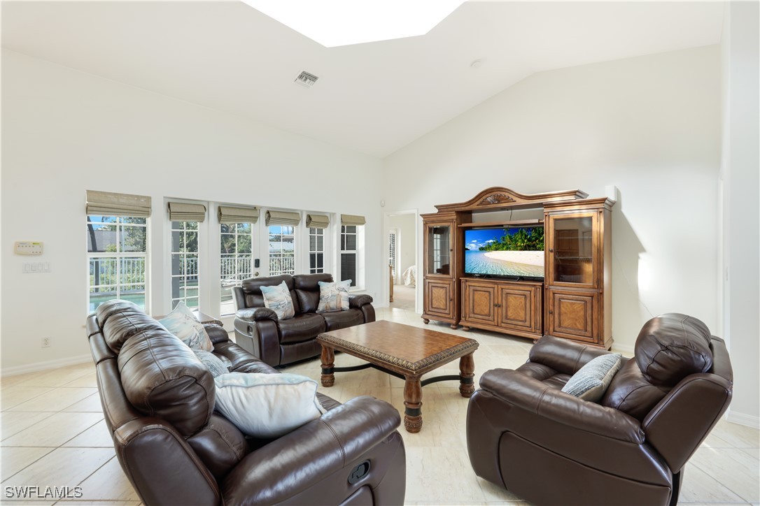 27160 Flamingo Dr Property Photo 11