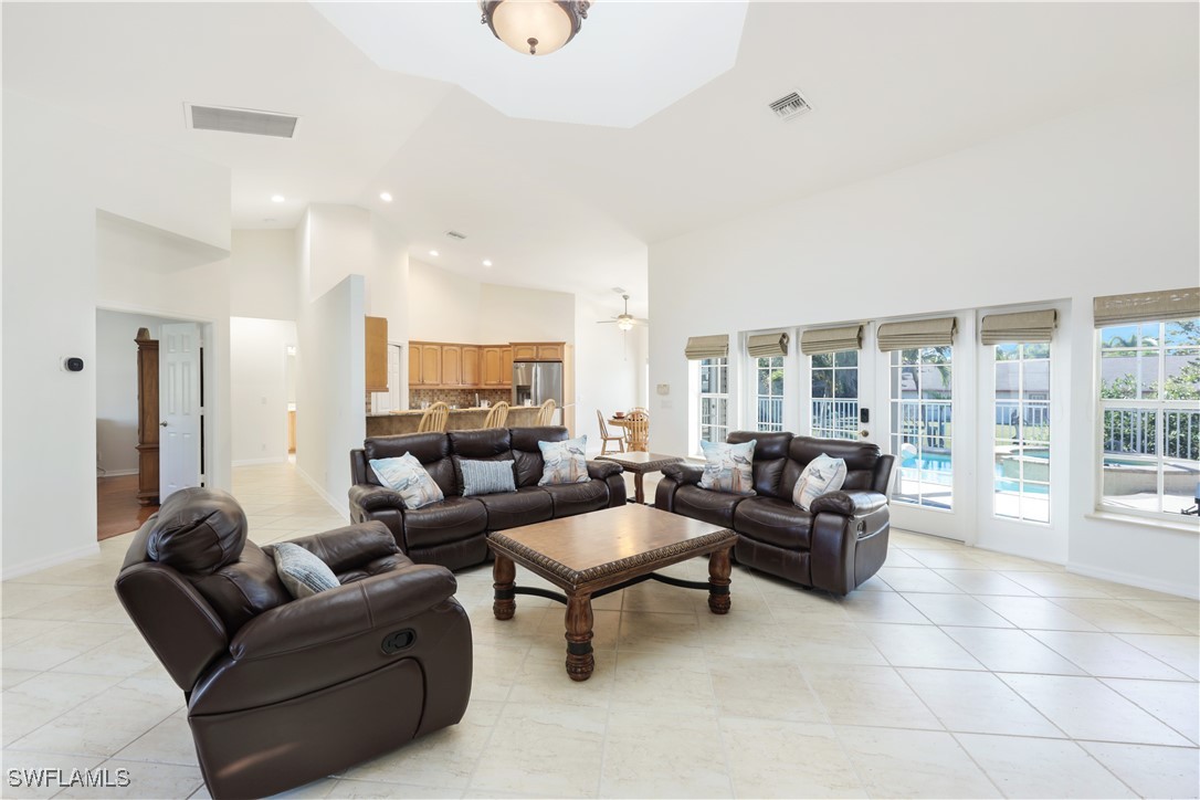 27160 Flamingo Dr Property Photo 12