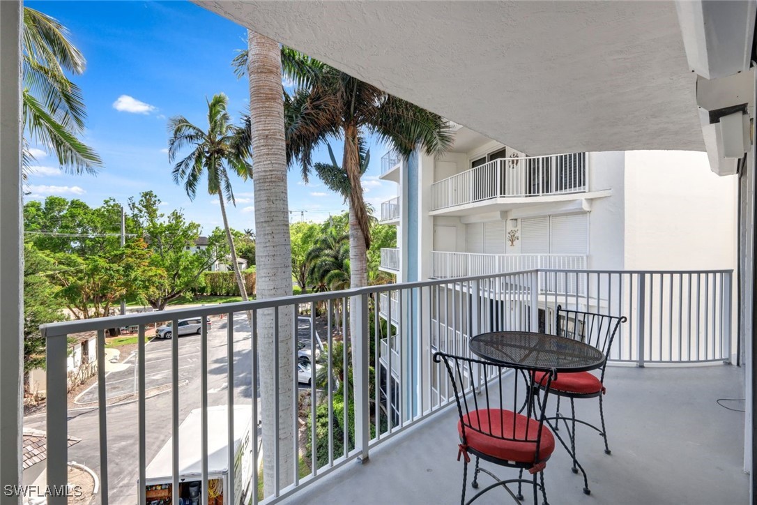 1300 Gulf Shore Blvd N 407 Property Photo 16