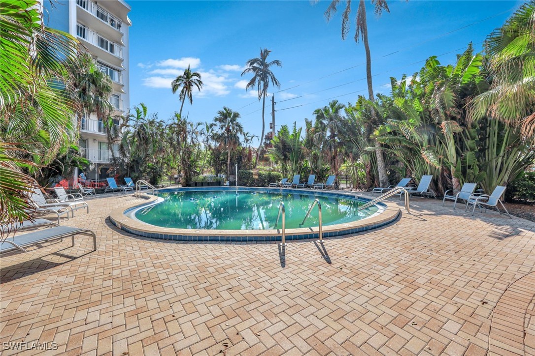1300 Gulf Shore Blvd N 407 Property Photo 17