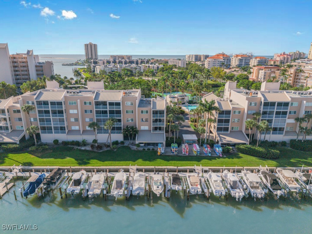 893 Collier CT 3-301