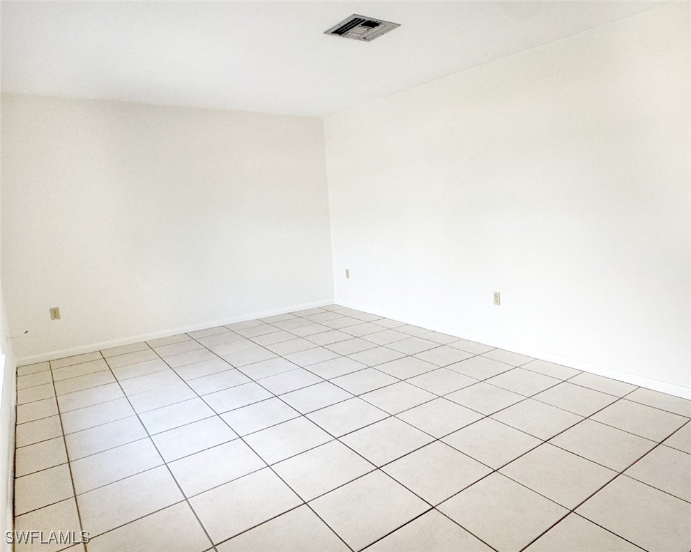 699 110th Ave N Unit B Property Photo 4