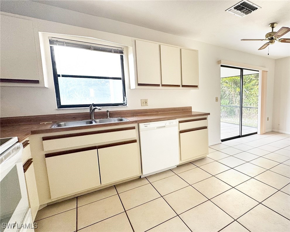 699 110th Ave N Unit B Property Photo 6