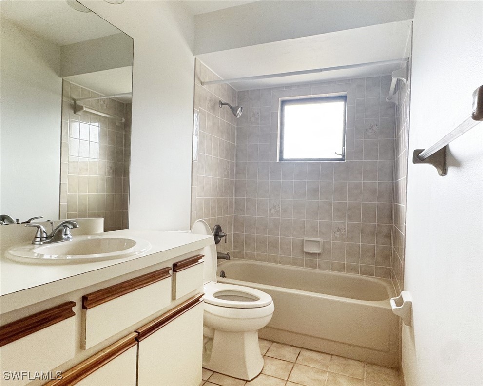 699 110th Ave N Unit B Property Photo 10