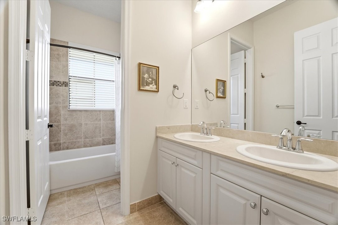 5149 Roma St Property Photo 23