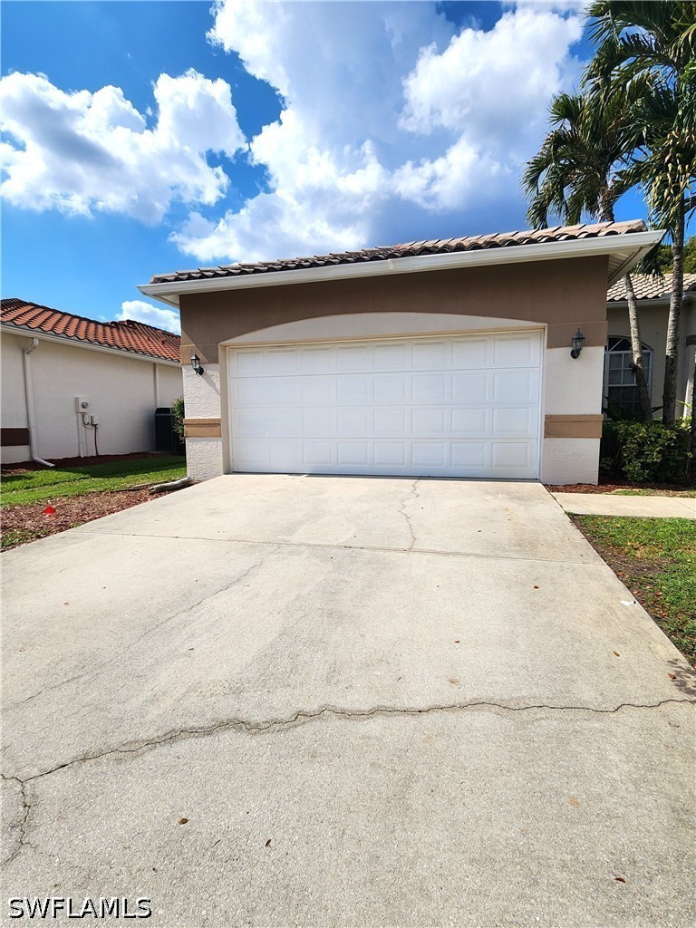 11082 Lakeland Cir Property Photo 2