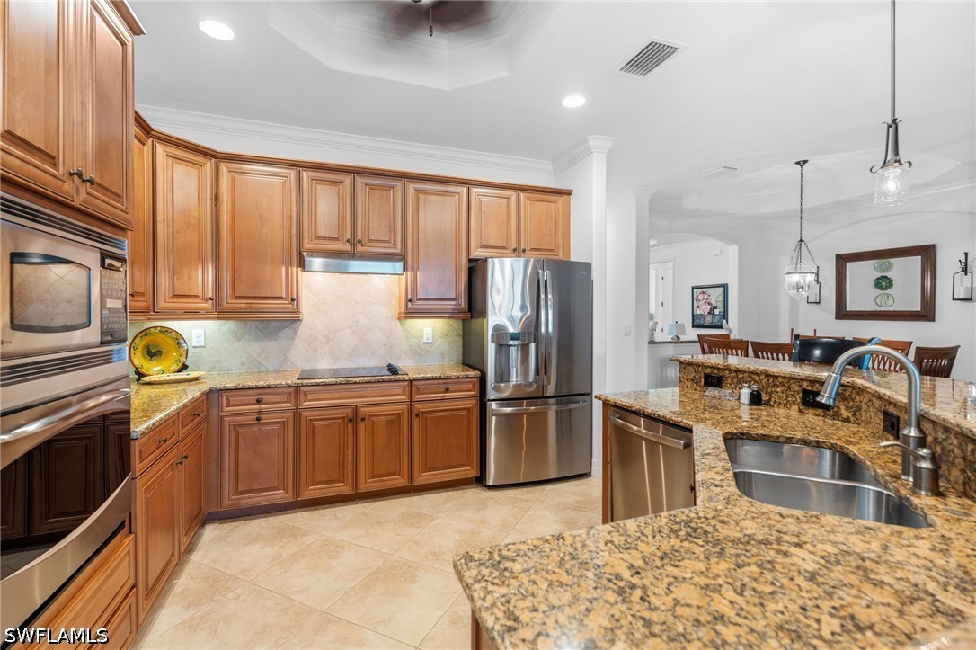 12504 Fenhurst Way Property Photo 4