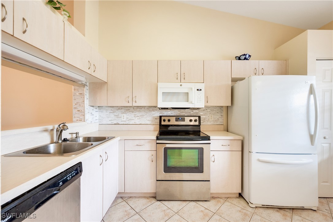 6625 Huntington Lakes Cir 203 Property Photo 10