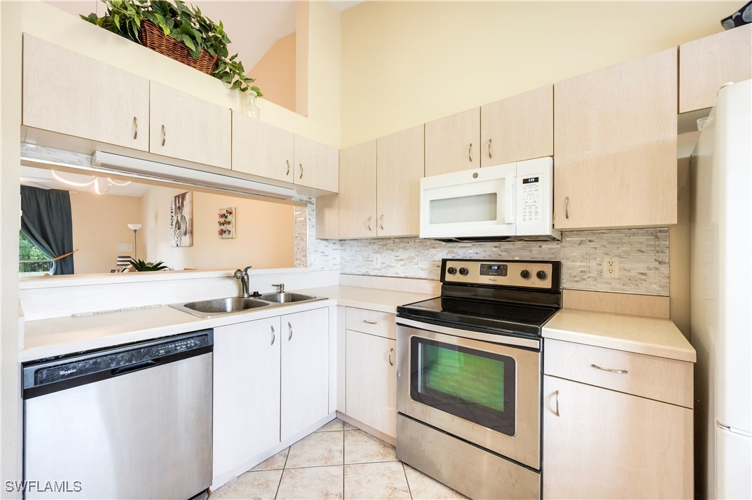 6625 Huntington Lakes Cir 203 Property Photo 13