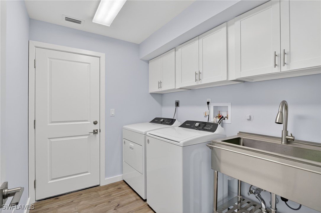 5191 Sunbury Ct Property Photo 3