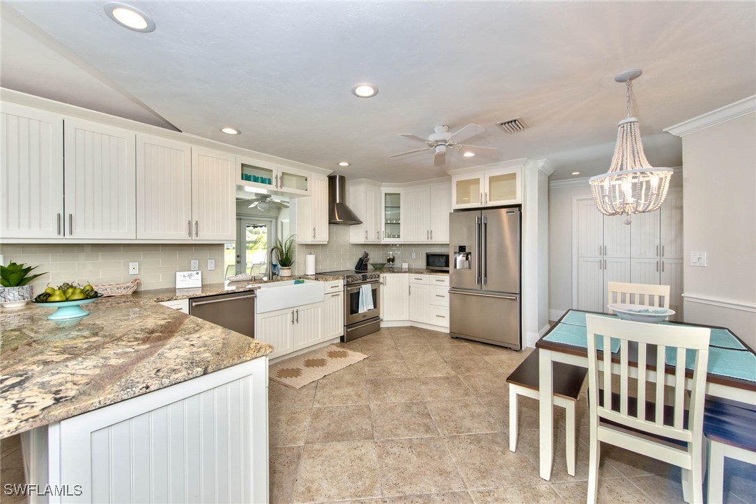 1614 Forest Lakes Blvd Property Photo 7