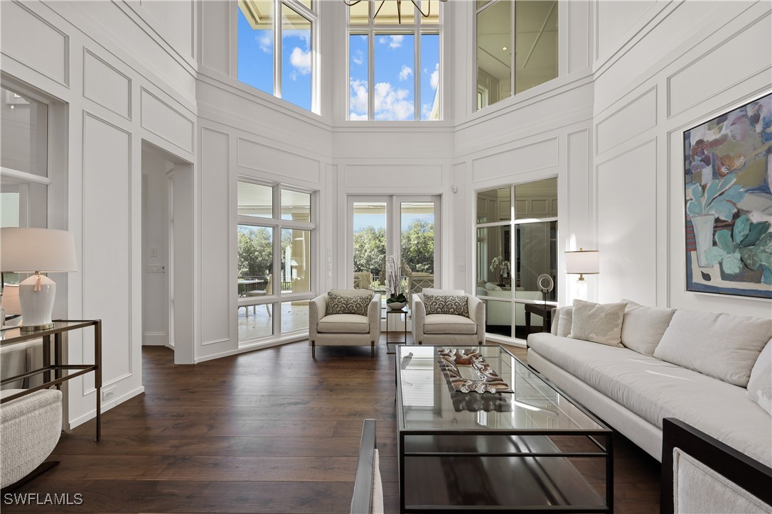 8057 Via Vecchia Property Photo 6