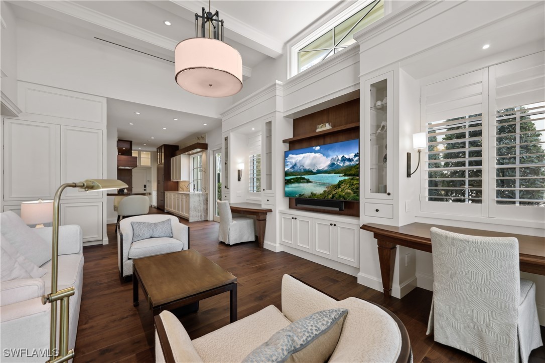 8057 Via Vecchia Property Photo 8