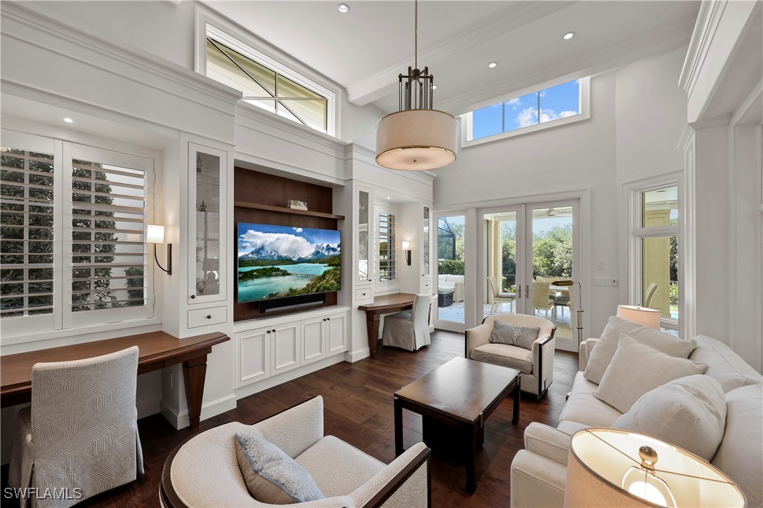 8057 Via Vecchia Property Photo 9