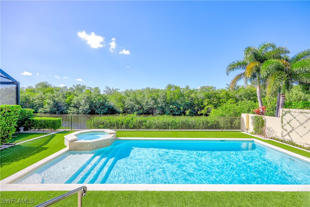 8057 Via Vecchia Property Photo 38