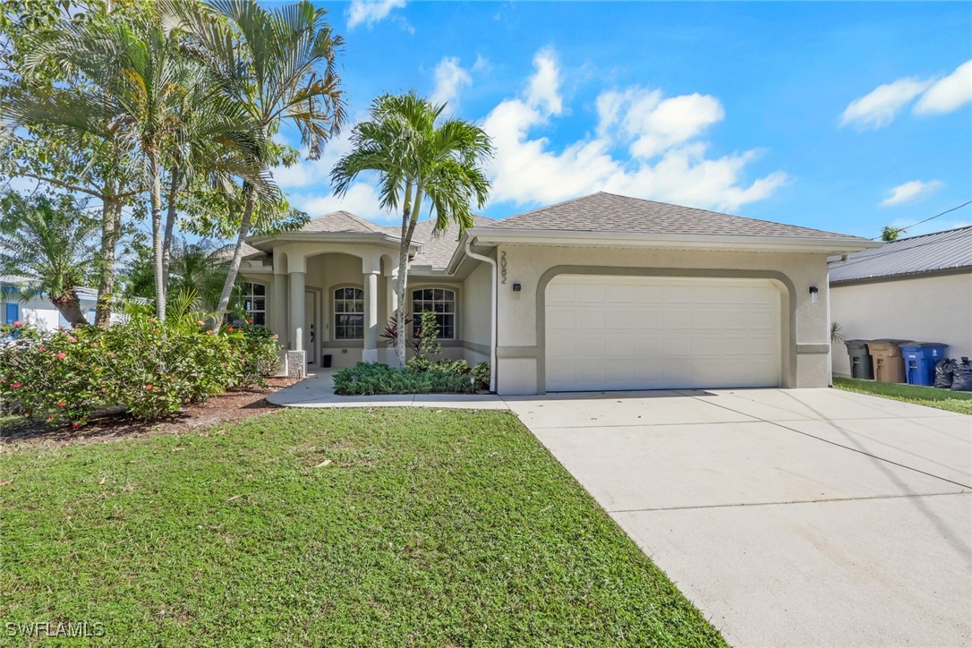2082 E Tobago Cir Property Photo 2
