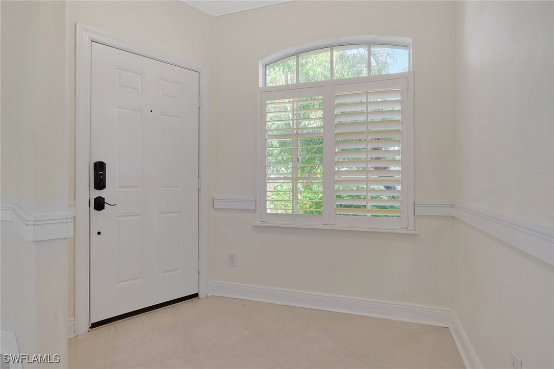 2082 E Tobago Cir Property Photo 3