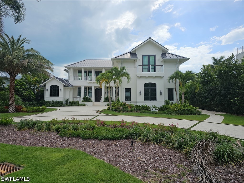 637 Palm CIR W Property Photo 1