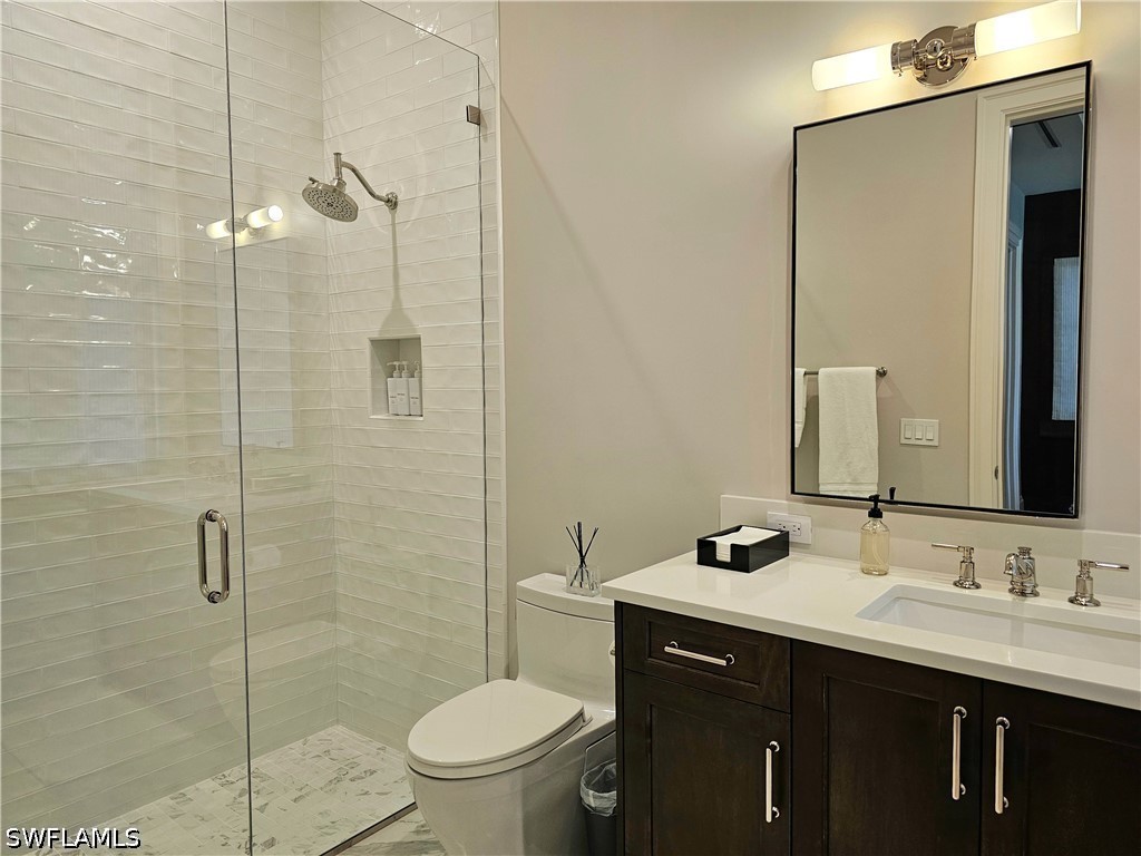 637 Palm Cir W Property Photo 17