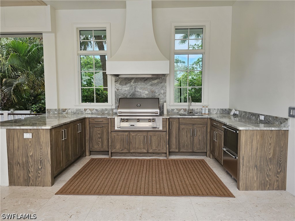 637 Palm Cir W Property Photo 44