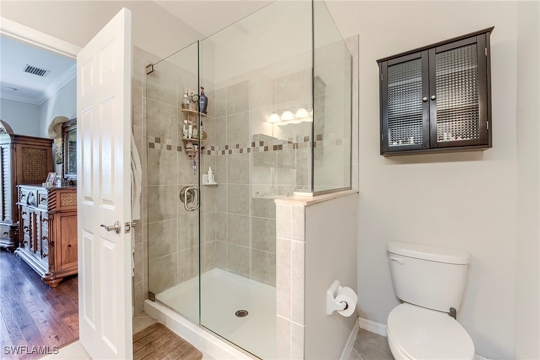 8510 Violeta St 201 Property Photo 13