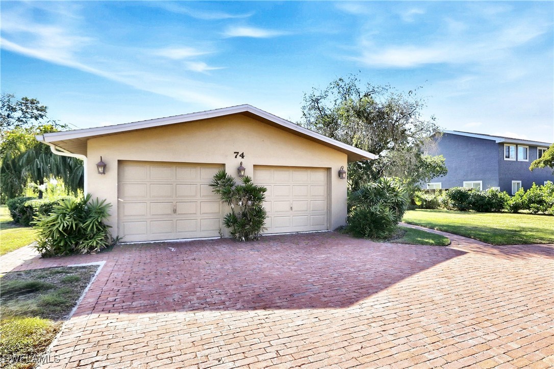 74 Aqua Ln Property Photo 4