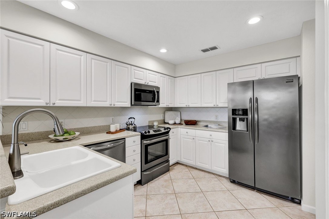 9261 Palmetto Ridge Dr 102 Property Photo 8