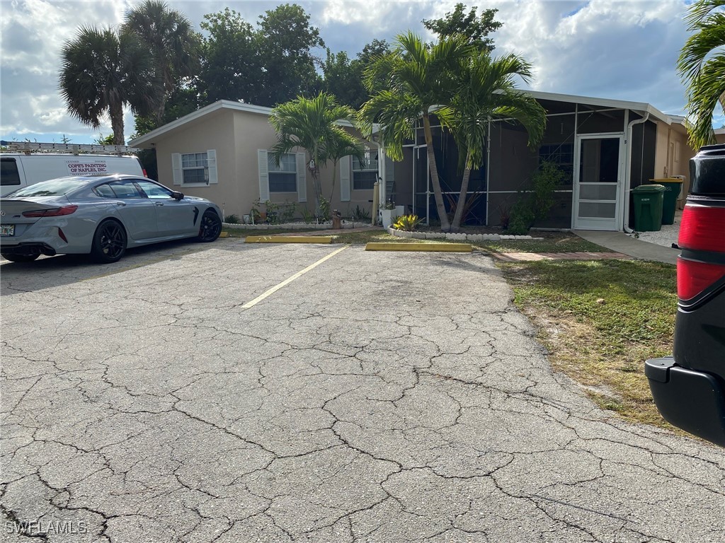2084 Monroe Ave Property Photo 1