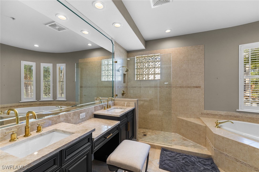 2864 Tiburon Blvd E 102 Property Photo 22