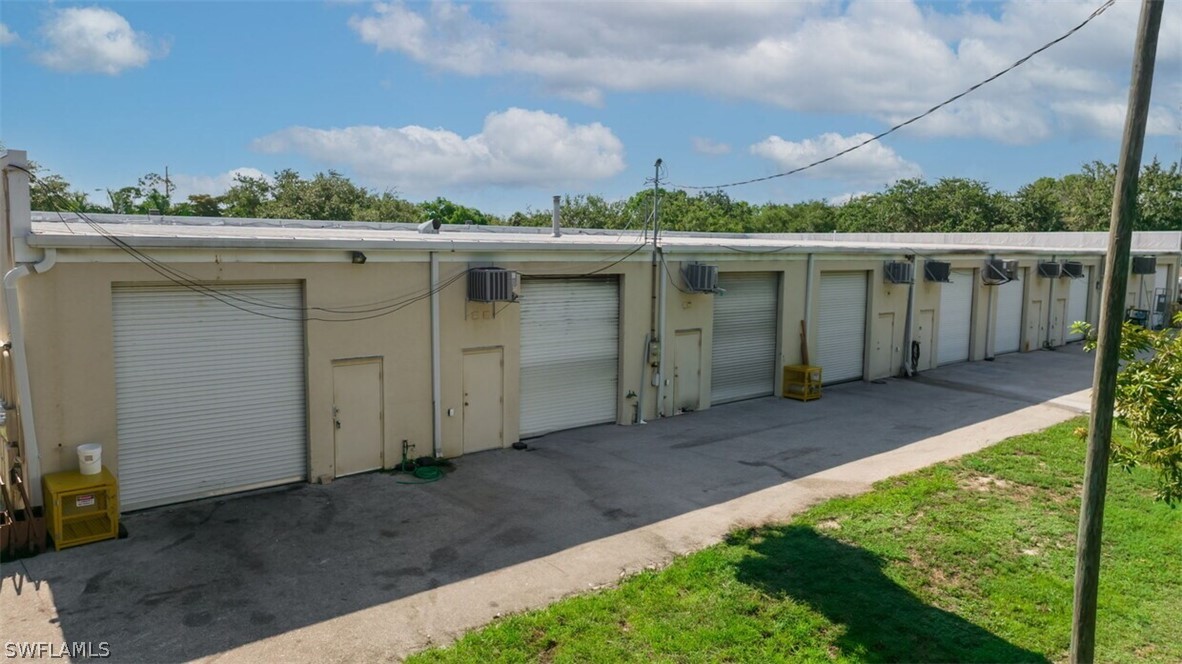 1076 Business Ln 1 Property Photo 3