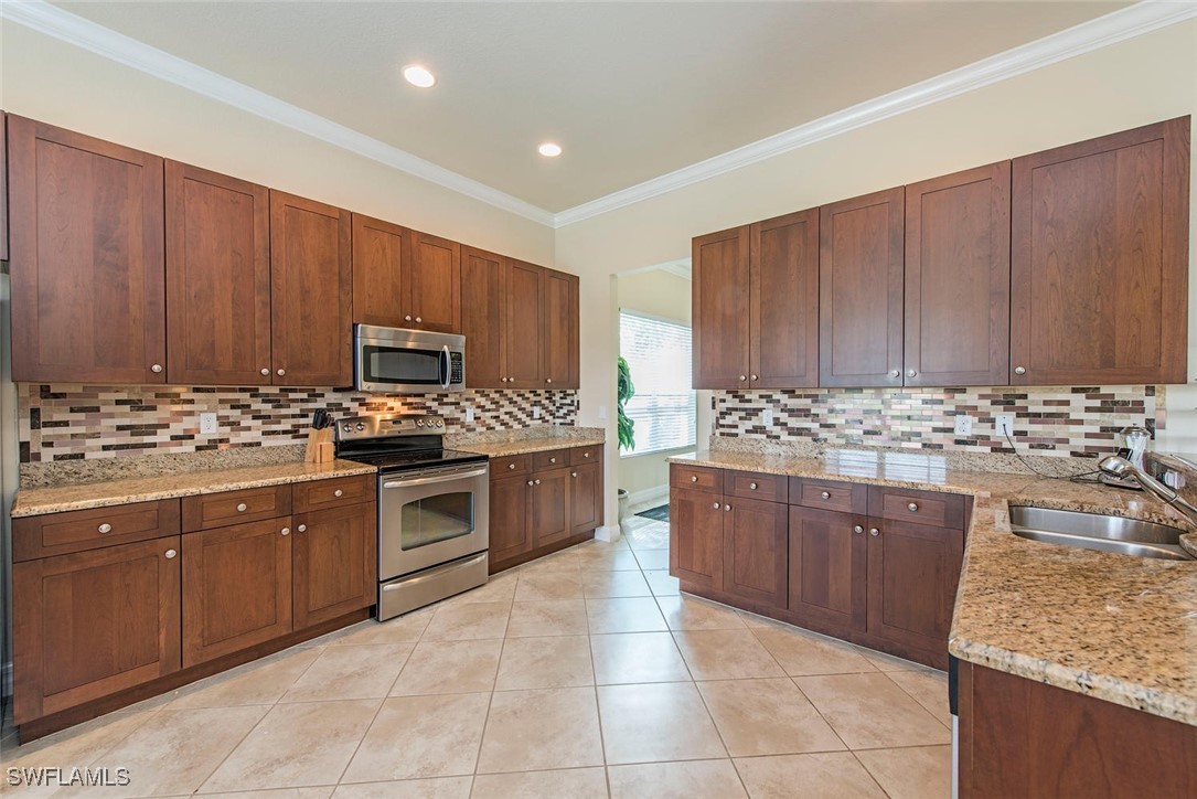 6559 Monterey Pt Property Photo 5