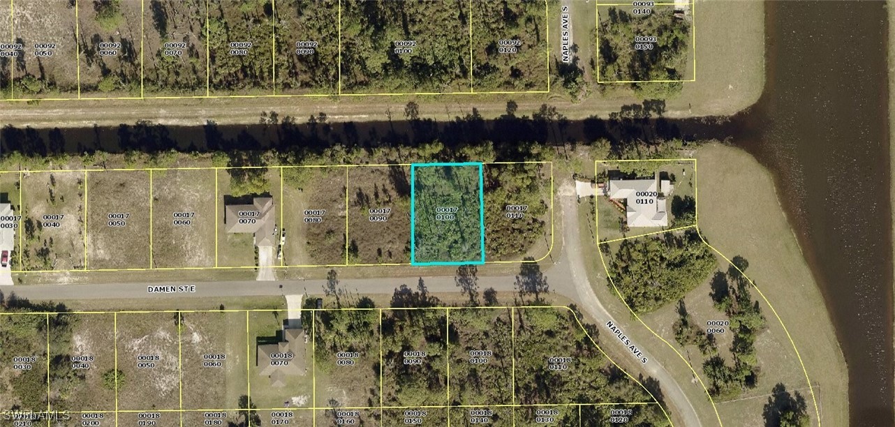 1249 Damen St E Property Photo 1