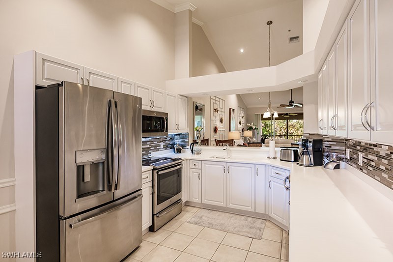8135 Celeste Dr 4218 Property Photo 15