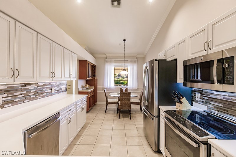 8135 Celeste Dr 4218 Property Photo 16