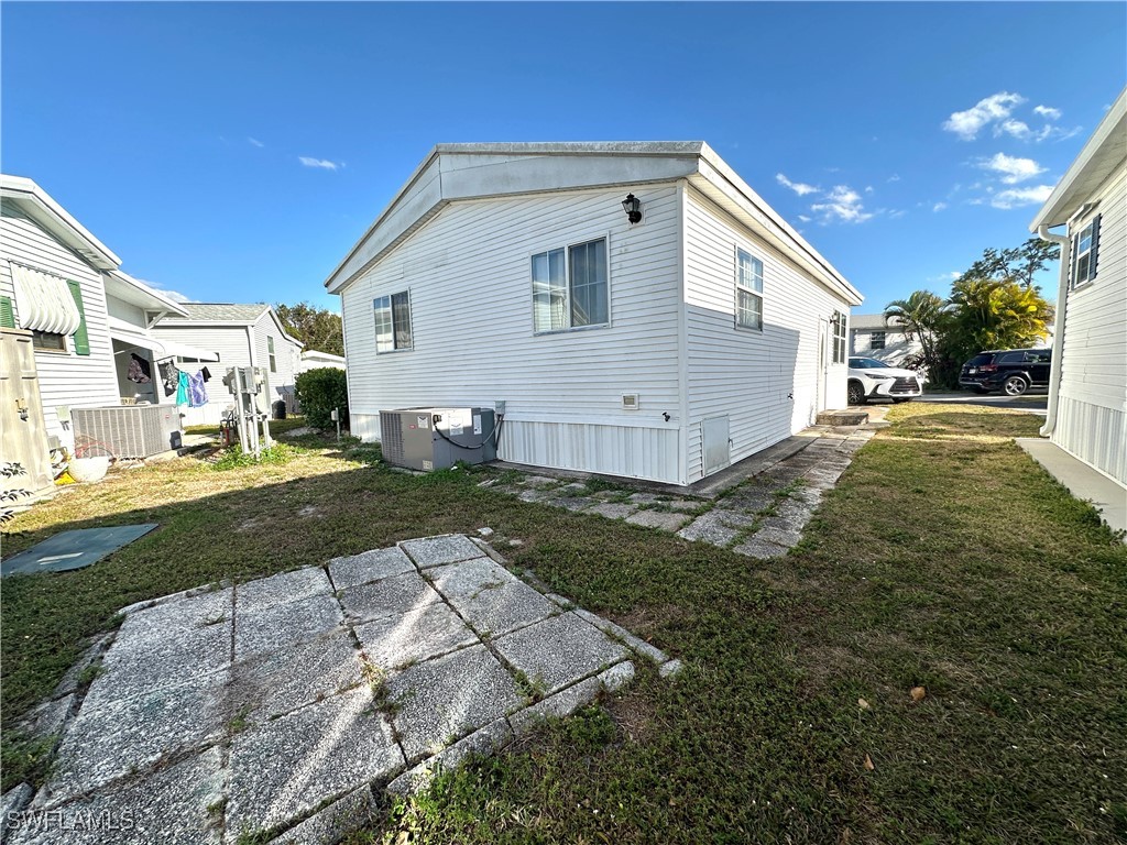4520 Candlestick Ct E Property Photo 4