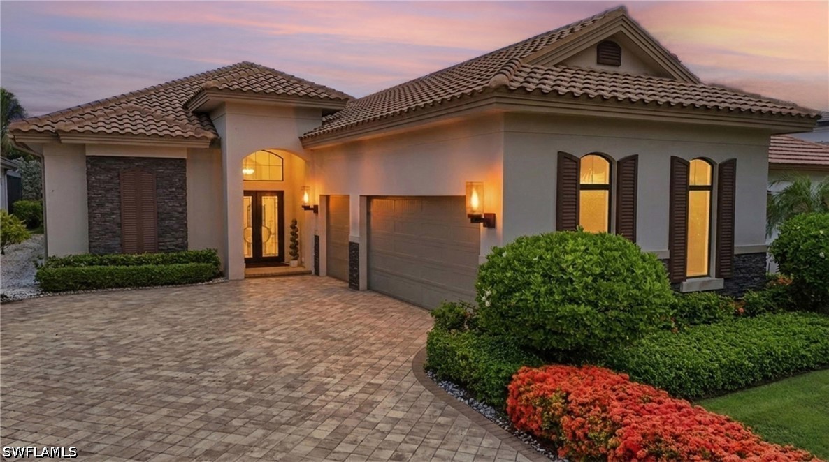11821 Via Cassina Ct Property Photo 2