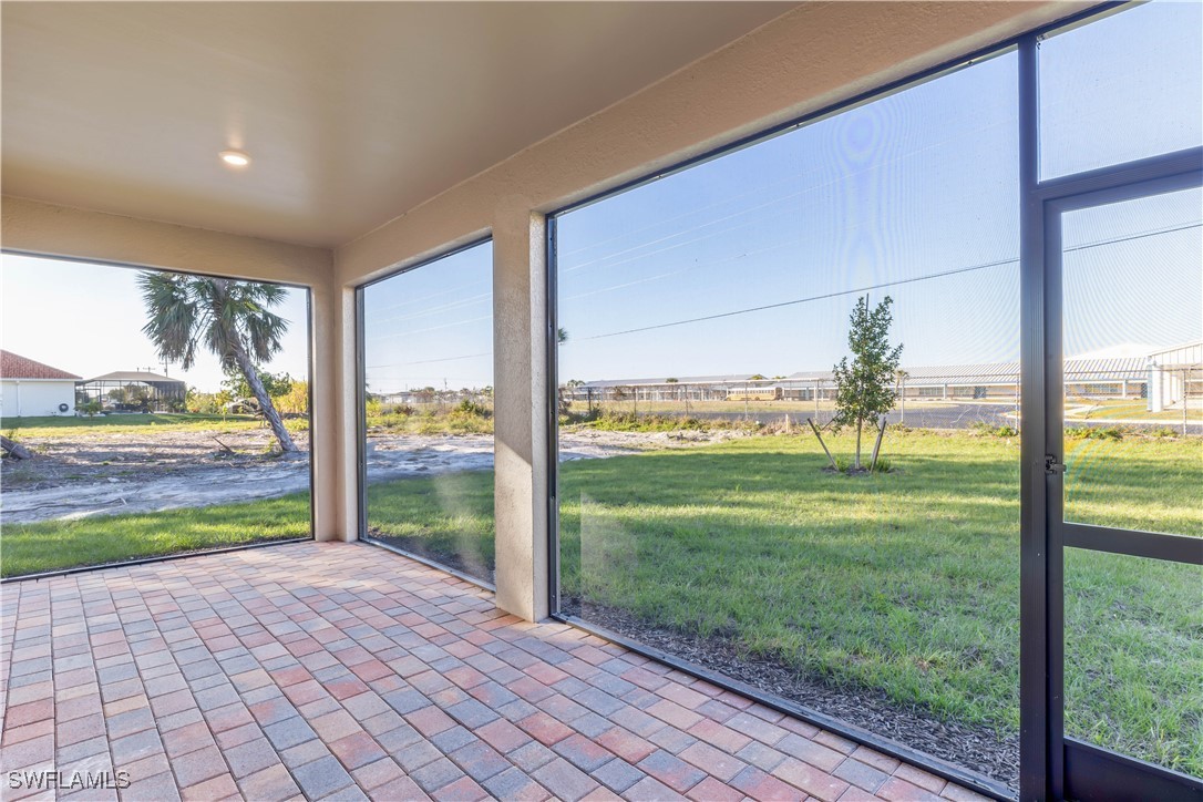 567 Spring Hill Lake Loop Property Photo 13