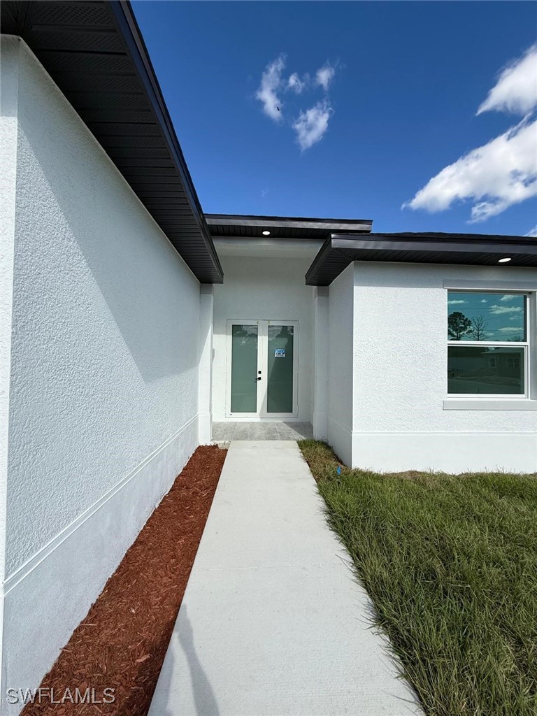 1121 Florence St E Property Photo 4