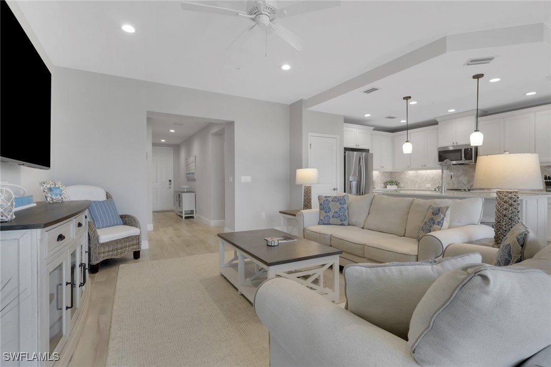 2647 Seychelles Cir 2202 Property Photo 4