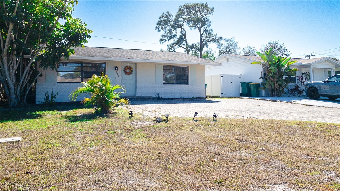 814 109th Ave N Property Photo 6