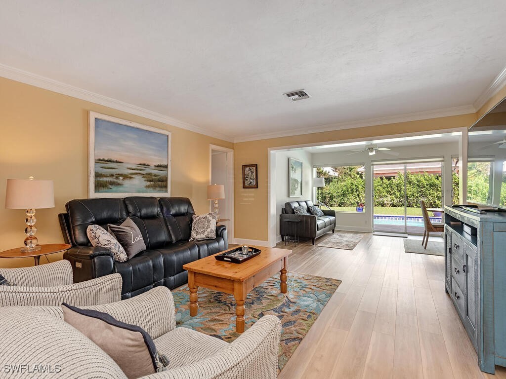 226005294 Property Photo 2