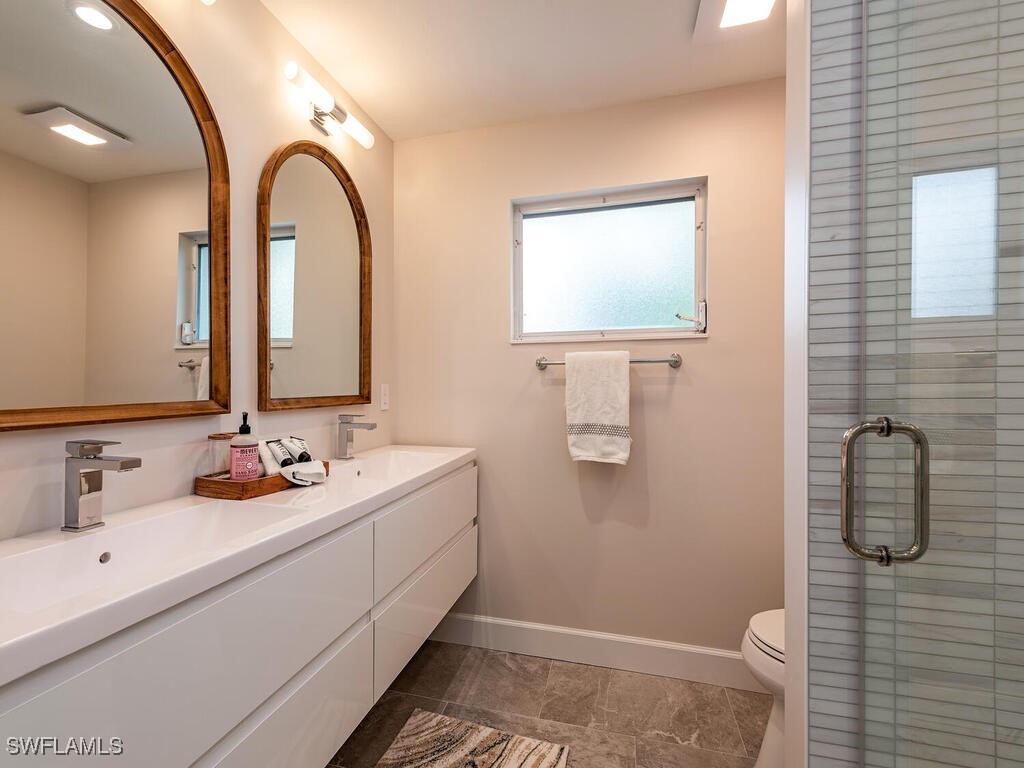 226005294 Property Photo 12